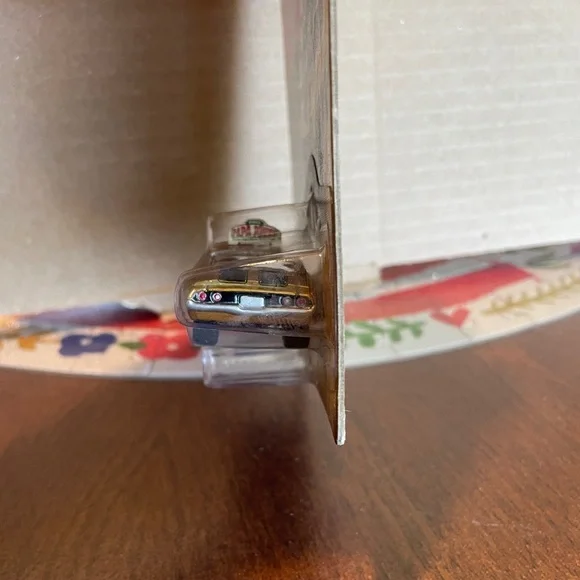 Johnny Lightning Papa John's 1971 Chevrolet Camaro Z28 71 Chevy 1:64 N I P - Picture 5 of 6